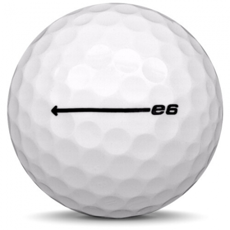 La palla da golf Bridgestone E6 Nel modello dell'anno 2022.